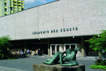 The Venue © Manfred Mayer / The Cover Image © gezett