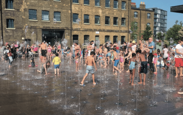 Granary Square fountains in Kings Cross Central, London | Photo courtesy of The Fountain Workshop Ltd Figure