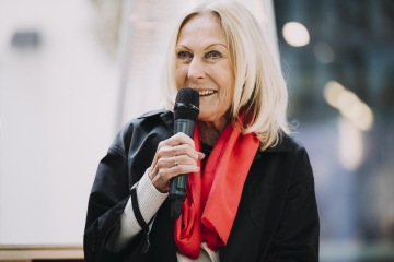 Co-founder of A.I. Design, Eva Jiřičná speaking on the REGENERATE Live Mic Stage powered by Shared Cities with reSITE founder at reSITE 2019. | Photo courtesy of Tomáš Princ